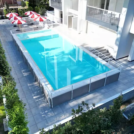 דירה Pool Access Penthouse Near The